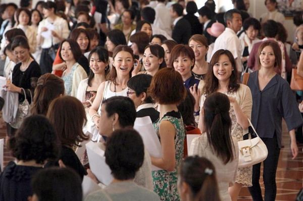 寶塚音樂學校昔日畢業生重逢