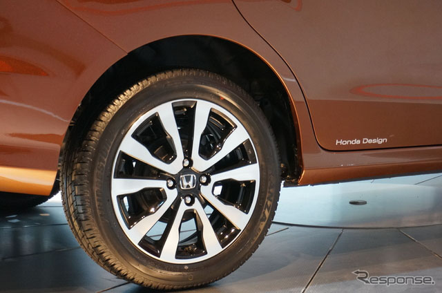 ӡLMPV܇Mobilio 2016NĿ30fv6