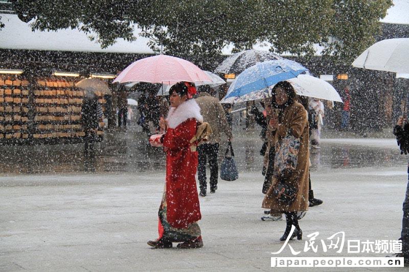 2013114˹|Ƚ´ѩһͷġ³ˡĸһǰmԸ