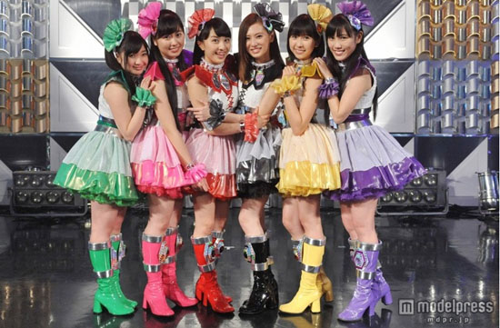 ӰcԼС10qɫ\ݽM½M