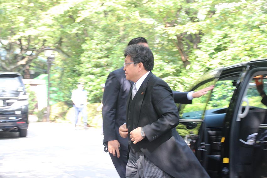 自民黨總裁特別助理萩生田光一參拜靖國神社 趙松攝
