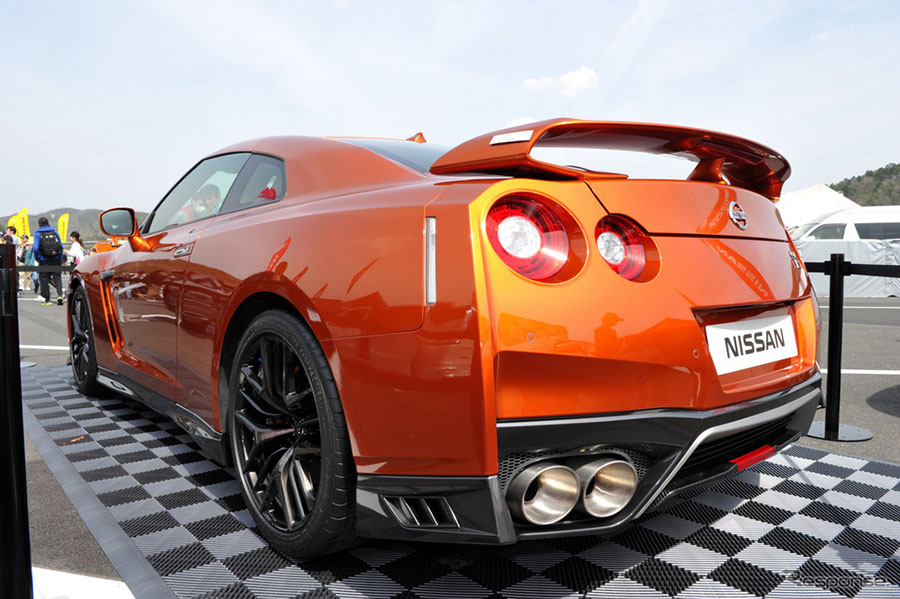 ծa2016 SUPER GTAِչGT-R2017