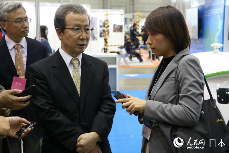 ЇvձʹAЇ^WLzӰľ̫