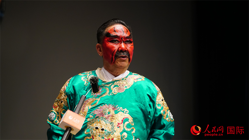 中國戲劇家協會副主席、河南省戲劇家協會主席李樹建接受人民網采訪。人民網 蔣曉辰攝