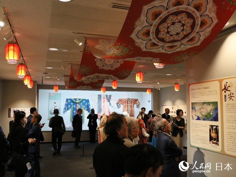 “長安·夜宴——唐朝衣食住展”10日在東京日中友好會館開幕。人民網 許可攝