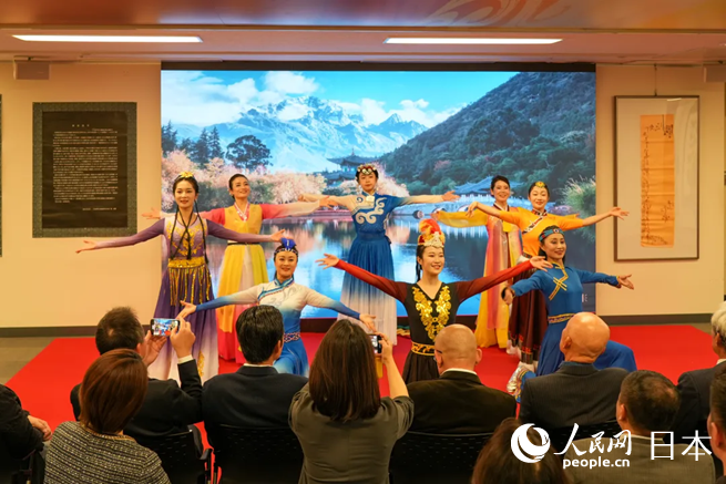 開場舞《五十六個民族一家親》。主辦方供圖