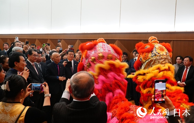 舞獅表演。人民網 蔣曉辰攝