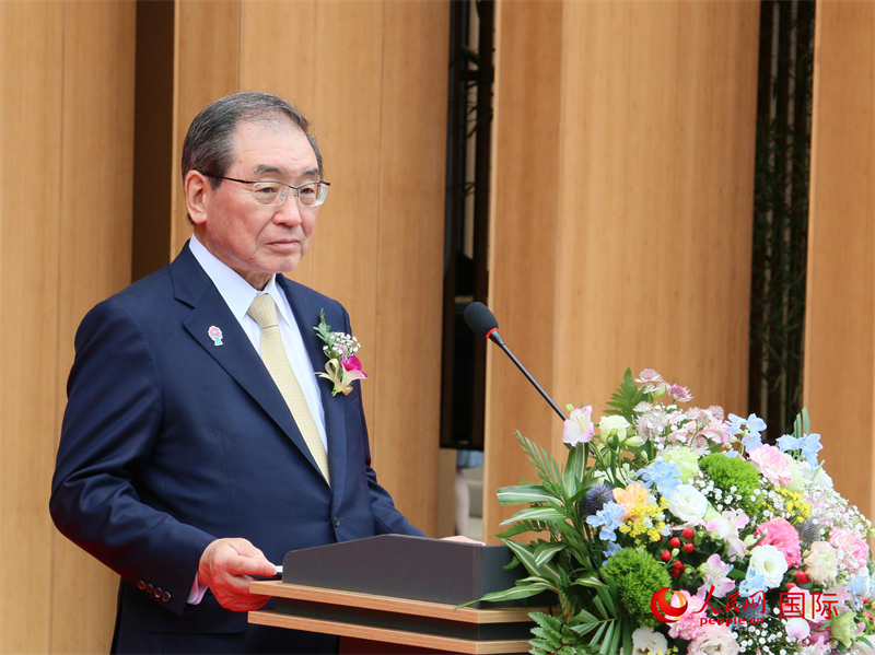 4月13日，2025年日本大阪世博會中國館舉行開館儀式，日本世博協會會長、日本經濟團體聯合會會長十倉雅和出席并致辭。人民網 許可攝