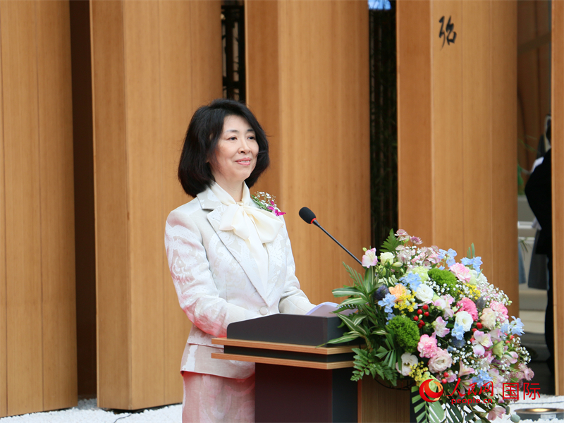 4月13日，2025年日本大阪世博會中國館舉行開館儀式，中國館政府總代表、中國貿促會副會長李慶霜主持儀式。人民網 許可攝