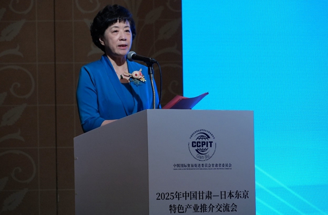 甘肅省政協副主席何偉致辭。人民網 許可攝