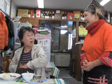日本地震災區里與日本人同甘共苦的中國人