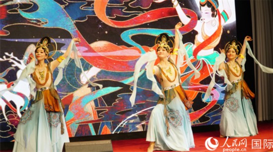 敦煌舞蹈表演。人民網 蔣曉辰攝
